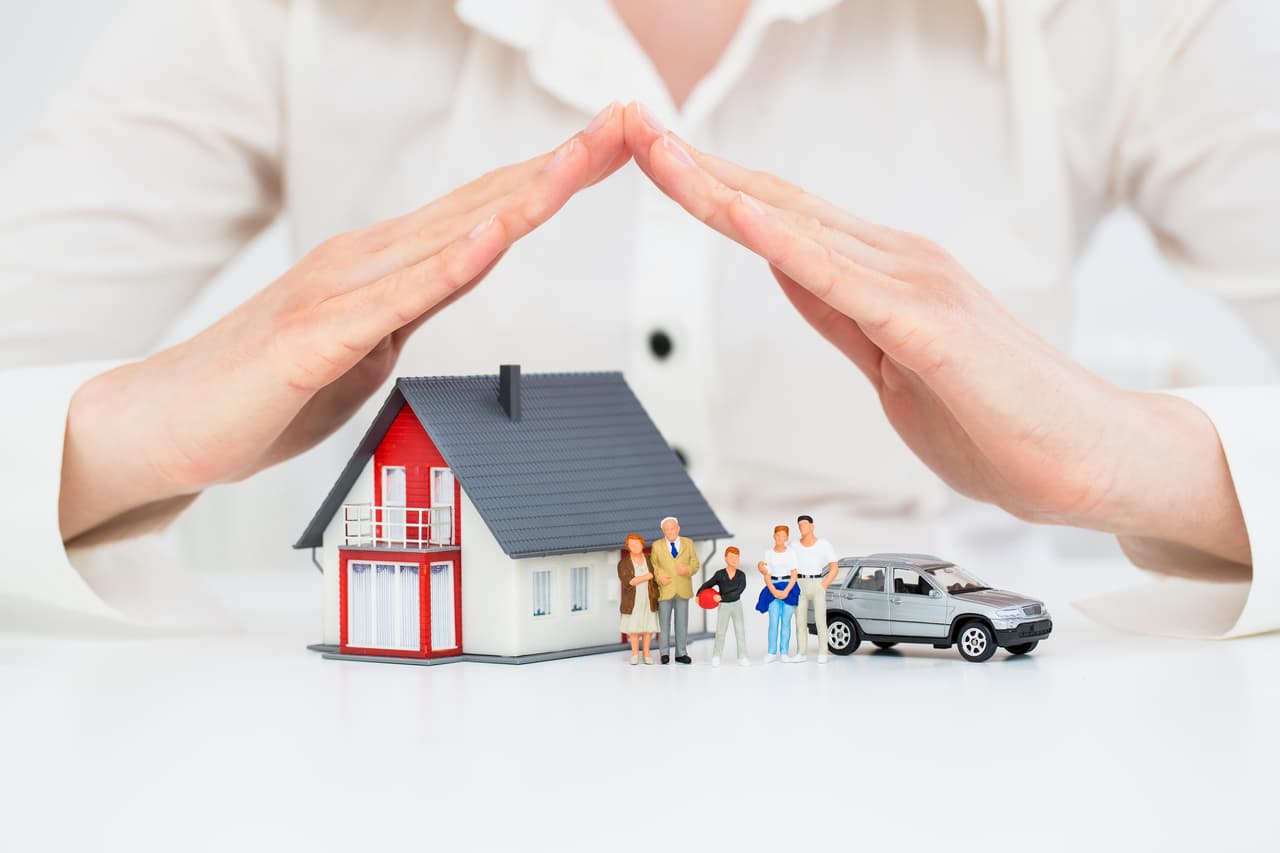 <h3 class="cms-H3-H3">¿Cuál es la mejor época para comprar una casa?</h3>
<br>
<br>Guamán explicó que durante el verano el mercado de compra y venta de bienes raíces es más activo. “En el verano la gente tiende a vender más las casas y a mudarse, entonces ahorita está el mercado literalmente caliente. Cuando ya regresan los niños a las escuelas, ya las personas no están pensando tanto en mudarse, entonces usted tendría mejores opciones”.