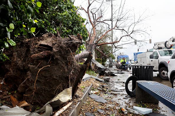 Los daños de los tornados se miden en una escala llamada Fujita Mejorada (EF)en la que se utilizan diversos indicadores para evaluar la categoría y velocidad aproximada del viento. De acuerdo con el NWS esperan evaluar la escala del tornado registrado este miércoles