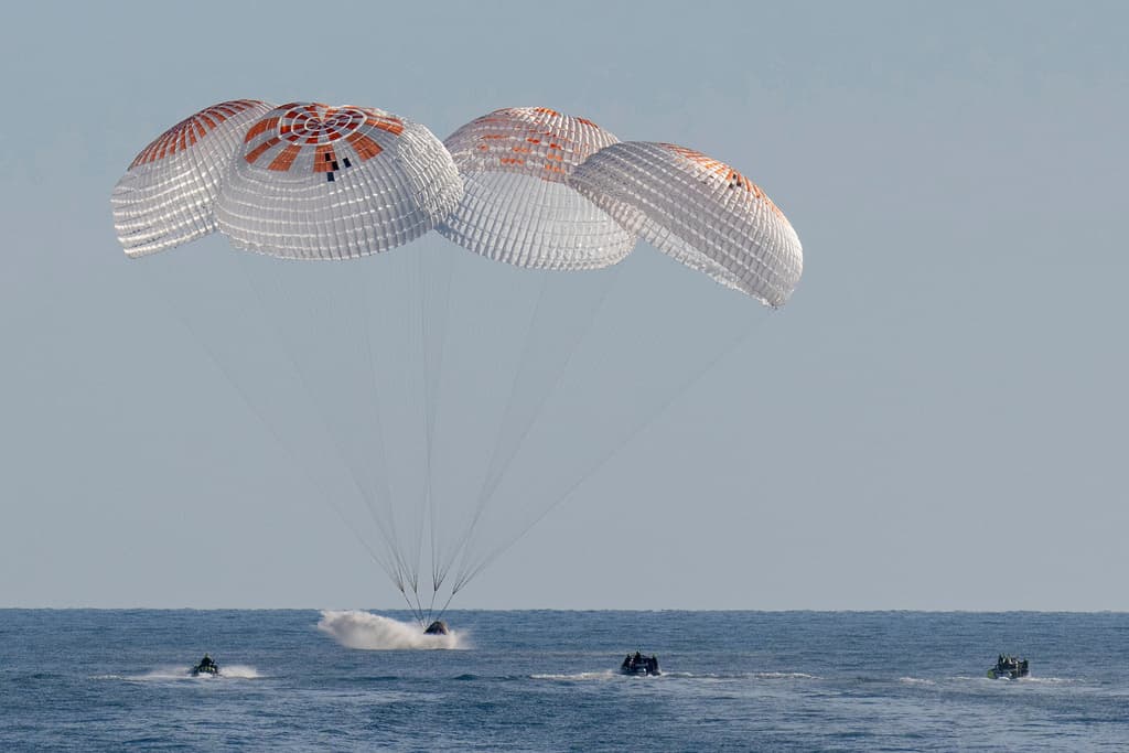 Regresan a la Tierra los astronautas de la NASA que quedaron varados por nueve meses en el espacio 