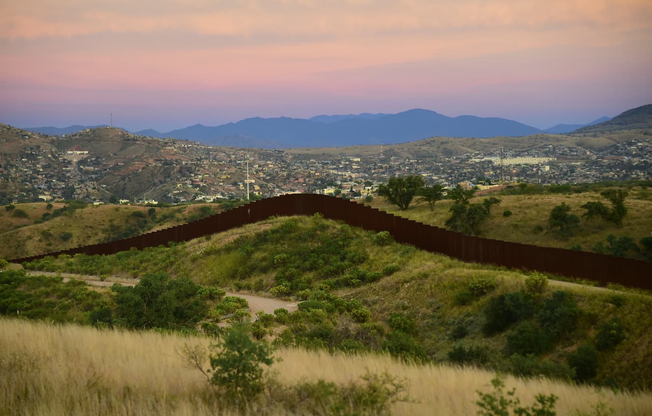 El muro fronterizo en Arizona