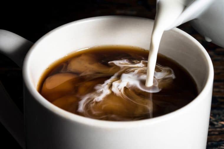 <b>Crema para el café. </b>El medio gramo de trans fat que contienen estas cremas puede multiplicarse peligrosamente, ya que muchos consumidores lo usan para los varios cafés que beben al día. He aquí grasas trans verdaderamente escondidas.