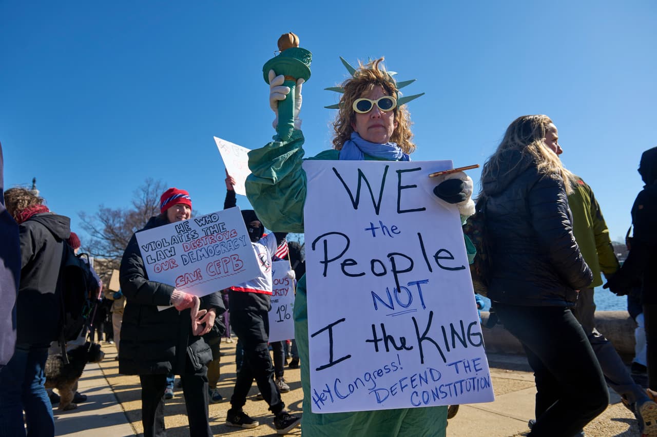 Gobierno de Trump EN VIVO 13 de junio de 2025 | Trump ordena detener las redadas migratorias en centros agrícolas, hoteles y restaurantes, según "The New York Times"