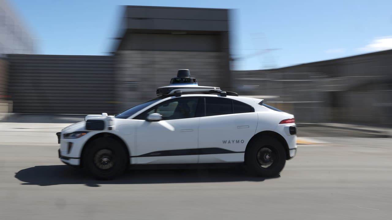 Uber, Lyft y Waymo: ¿quién responde en caso de accidente en un taxi autónomo?