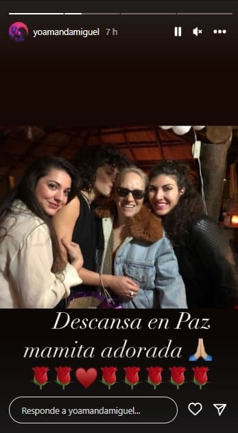 Hace unas horas, la cantante de 66 años compartió una nueva imagen de doña Ana, esta vez para informar su fallecimiento: “Descansa en paz, mamita adorada”. 
<br>