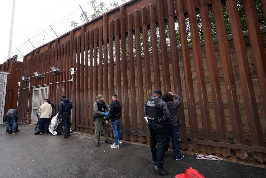 Demandan al gobierno de Trump por eliminar el derecho al asilo en la frontera con México