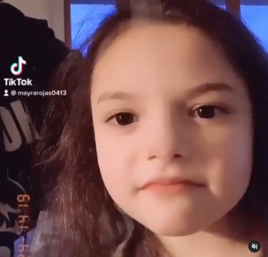 Sobre cómo cría a la hija de su fallecida hermana, Mayra Rojas externó en el 2020 que ya sabe que tuvo “tres mamás: la mamá que me tuvo en su panza, mi mamá Lorena y tú”.