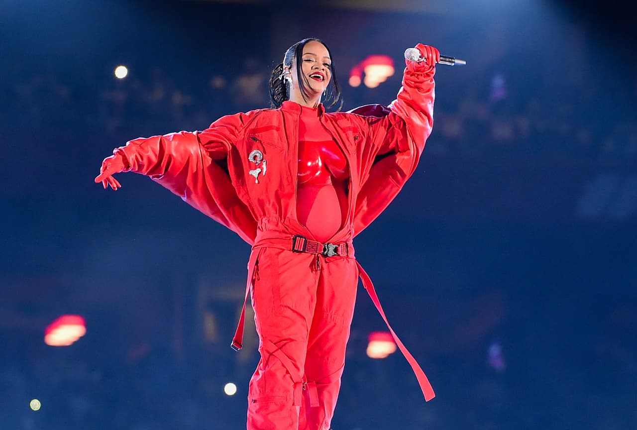 AP detalló que el anuncio del segundo embarazo de la cantante en el Super Bowl habría tenido una audiencia anticipada de más de 
<b>100 millones de televidentes.</b>
<br>