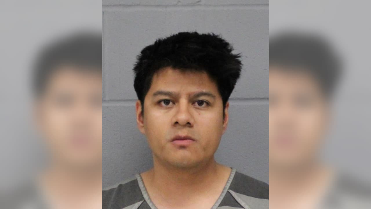 Arrestan maestro de pre kínder en Austin por posesión de pornografía infantil 
