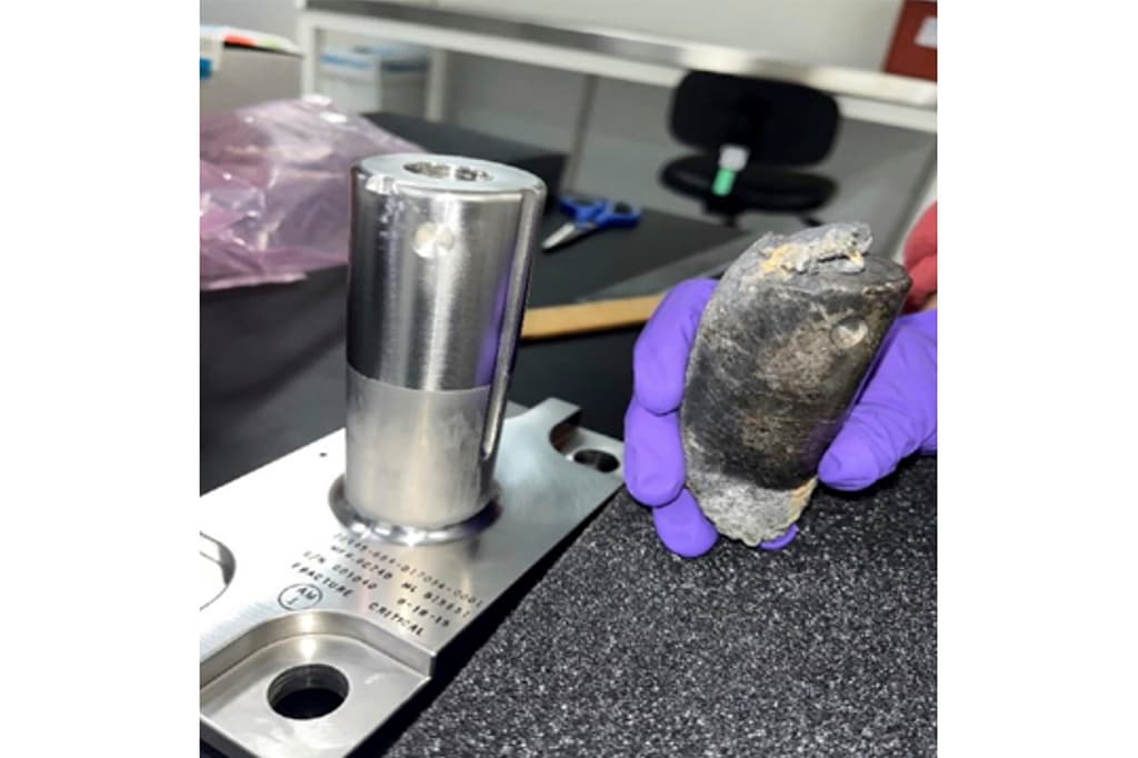 Demanda a la NASA la familia latina a la que le cayó basura espacial en el techo de su casa en Florida