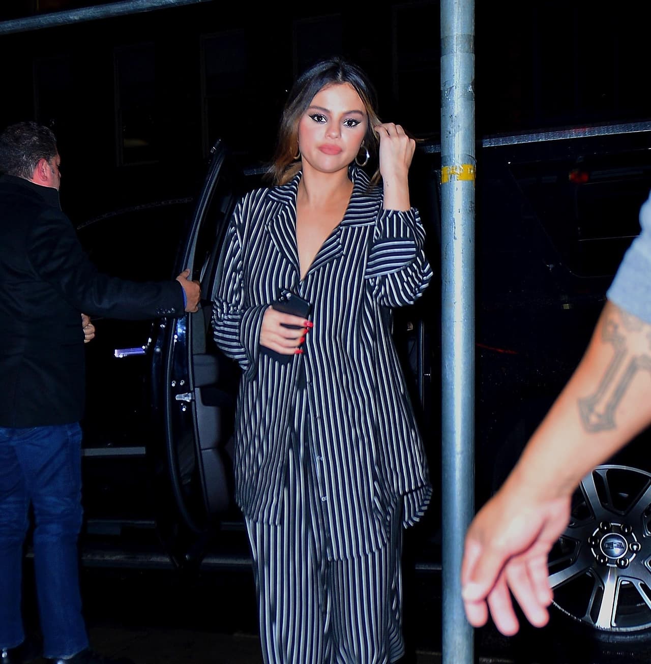 La modelo de 23 años concedió una entrevista a 
<b><a href="https://www.vogue.co.uk/news/article/hailey-bieber-calvin-klein-2020" target="_blank">Vogue Reino Unido</a></b> en la que pidió acabar con los "dramas falsos", luego de la polémica que se suscitó con Selena Gómez, tras el lanzamiento de su canción 
<b><a href="https://www.youtube.com/watch?v=zlJDTxahav0" target="_blank">'Lose you to love me'.</a></b>
<br>