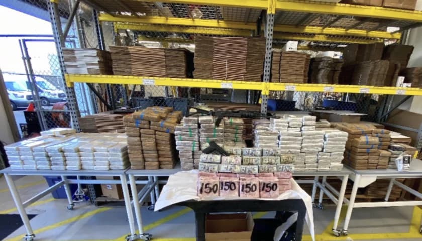 La División de la DEA en Los Ángeles incautó más de 7 millones de 
<a href="https://www.univision.com/local/los-angeles-kmex/local/los-angeles-kmex/video-salvan-dos-menores-sobredosis-fentanilo-narcan-los-angeles" target="_blank">pastillas de fentanilo</a> y más de 1,000 libras de polvo de dicha droga durante el 2022. Según expertos el decomiso anual sería suficiente para matar a toda la población del sur de California.