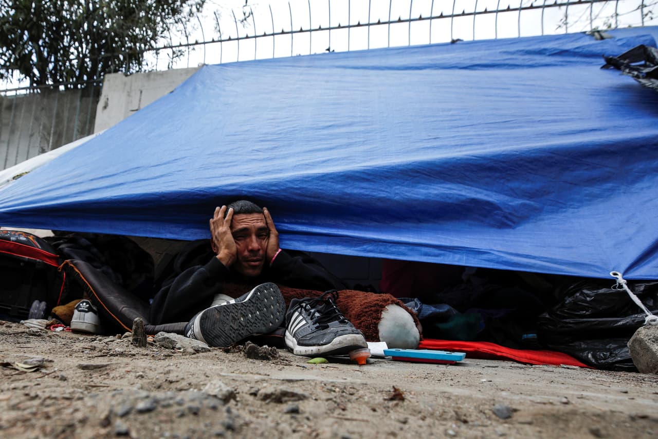 Este espacio fue preparado por el gobierno de la ciudad para albergar a la tercera parte de las personas que ha llegado. Las autoridades calculan que los migrantes podrían estar meses esperando en Tijuana por una entrevista con las autoridades de EEUU.