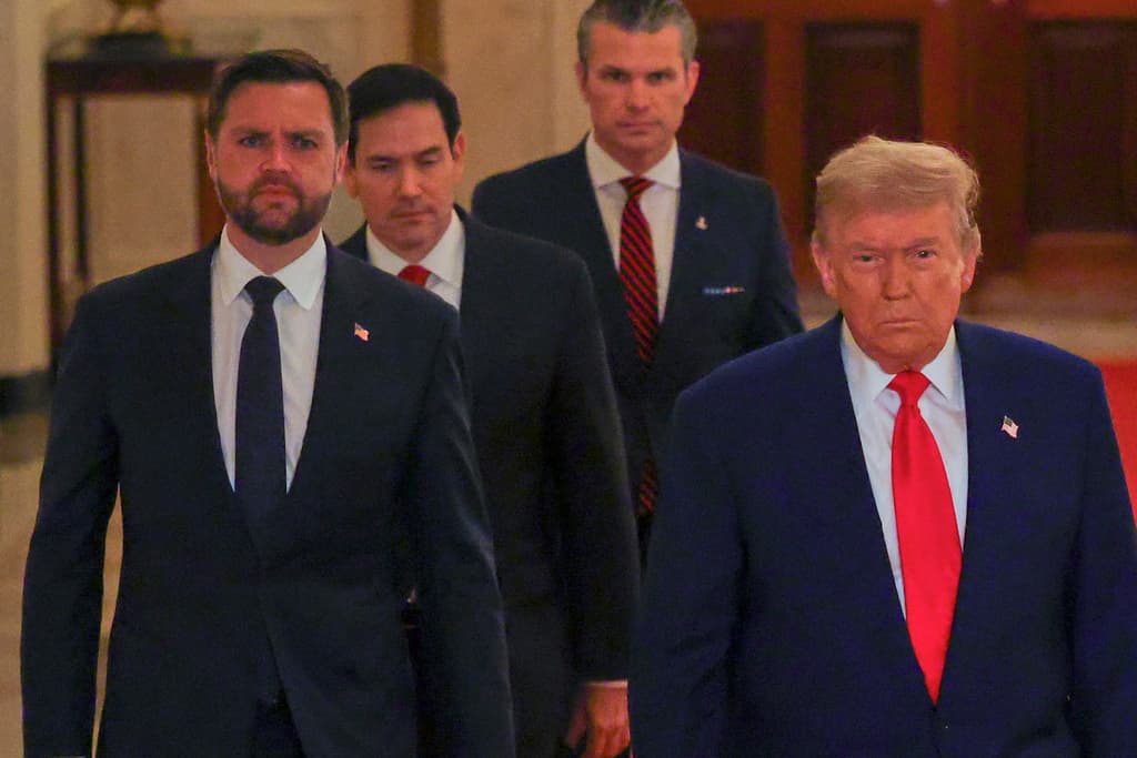 Trump abre la puerta a un cambio de régimen en Irán, después de que sus funcionarios lo hubieran descartado