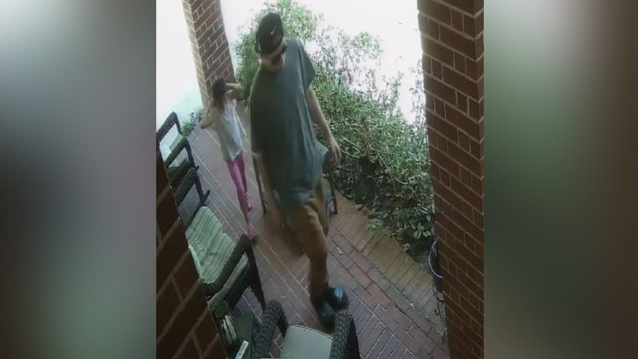 Las autoridades del precinto 4 de la oficina del sheriff del condado Harris, atendieron al reporte de un robo en la cuadra 13800 de Lakewood Crossing.