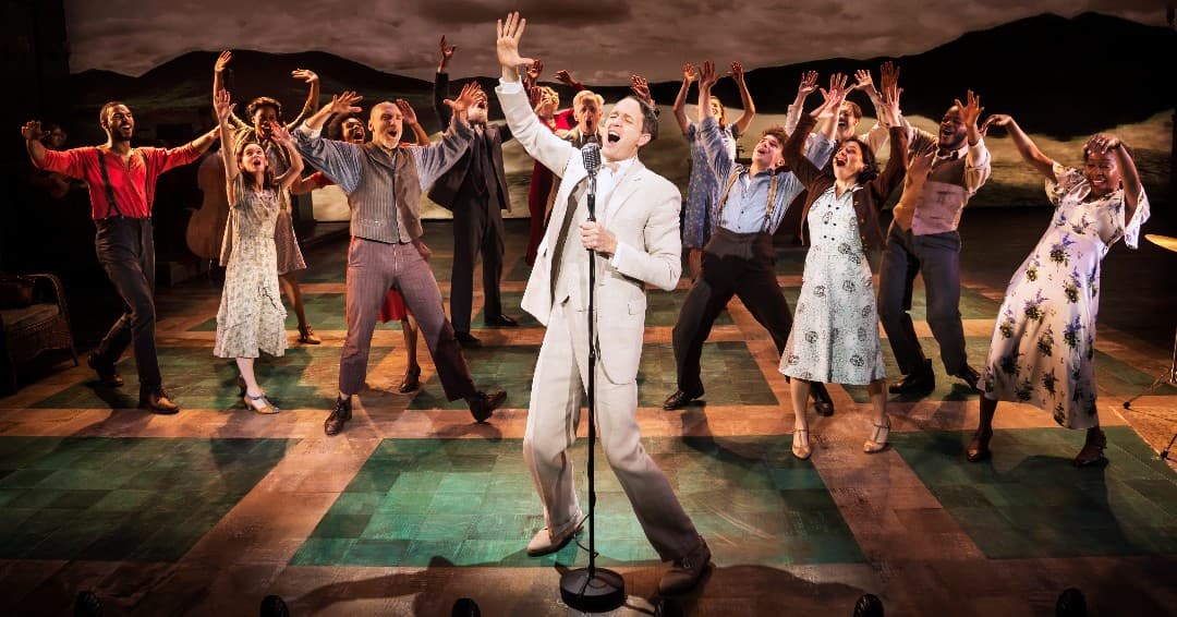 <b>Evento</b>: Broadway’s Girl from the North Country
<br>
<b>Fecha</b>: 2 al 6 de enero
<br>
<b>Lugar</b>: Durham Performing Arts Center (DPAC). 123 Vivian Street. Durham, NC
<br>
<b>Sitio web</b>: 
<a href="https://www.dpacnc.com/events/detail/girl-from-the-north-country-2024">https://www.dpacnc.com/events/detail/girl-from-the-north-country-2024</a> 
<br>
<br>El musical reinventa 20 canciones legendarias de Bob Dylan como nunca antes se habían escuchado, incluidas "Forever Young", "All Along the Watchtower", "Hurricane", "Slow Train Coming" y "Like a Rolling Stone". La trama se centra el año 1934 en Duluth, Minnesota, en donde las vidas de grupo de viajeros descarriados se cruzan en una casa de huéspedes llena de música, vida y esperanza.