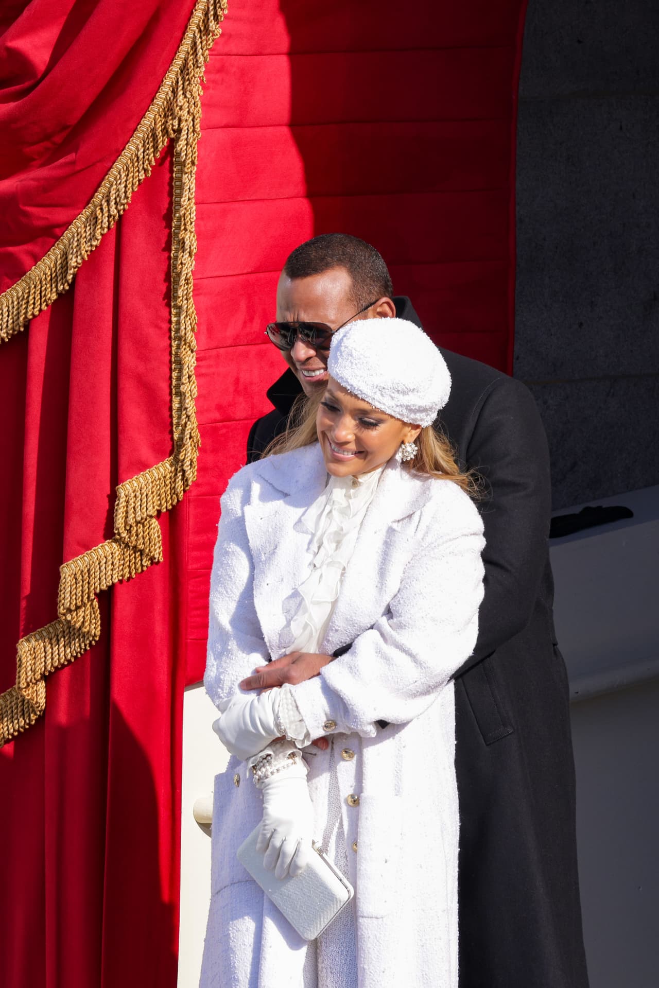 Al parecer, JLo dejó que ARod acallara los rumores, mientras filmaba la película “Shotgun Wedding” en República Dominicana.
<br>