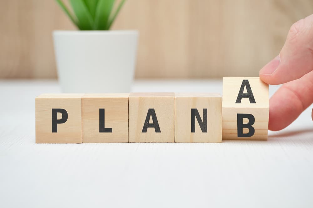 Debes adaptarte a los cambios y transformaciones que surjan, que serán muchos. Hay quienes mostrarán un rostro diferente, no pienses que es contigo, las personas tienen sus problemas y sus situaciones y no debes tomarlo de manera personal. 
<br>
