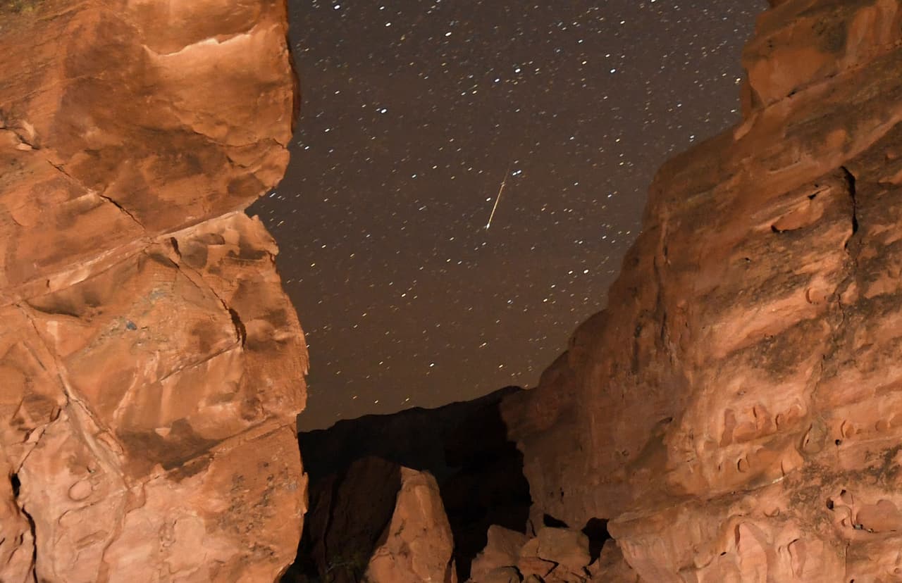 A diferencia de otras lluvias de meteoros que se conocen desde la Edad Antigua, las gemínidas no fueron descubiertas hasta 1862. El cometa 3200 Faetón fue descubierto en 1983.