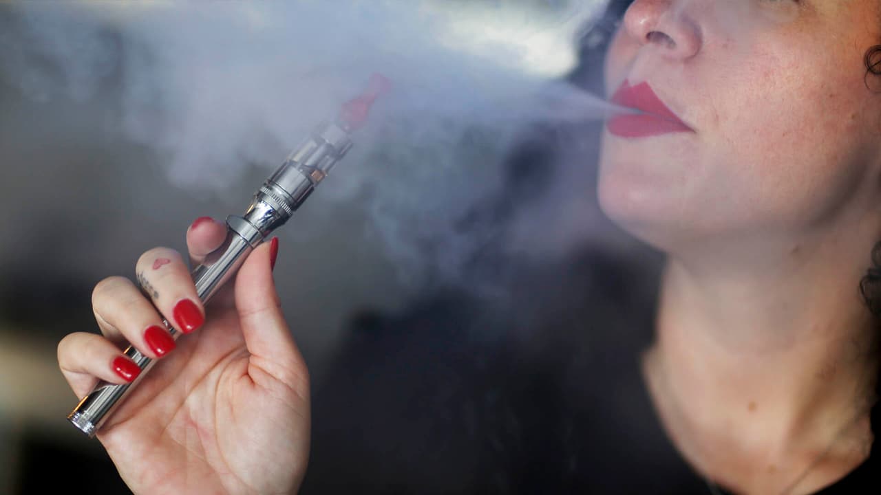 Montgomery aprueba medida para combatir cigarrillos electrónicos en secundarias