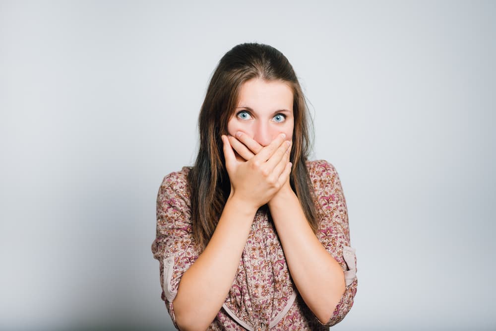 <b>Escorpión</b>
<br>
<u>Su sinceridad puede calificarse como brutal si dejan suelta la lengua</u>
<br>La sinceridad de Escorpión es muy controversial. Suelen usar el sarcasmo, la ironía, la palabra mordaz y cuando creen algo, sobre todo si piensan que han sido engañados, pueden ser brutales a la hora de expresarse y no andar con contemplaciones ni miramientos.