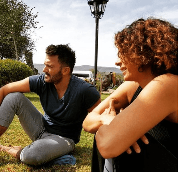 Sin embargo, fue hasta principios de diciembre de 2017 que el argentino compartió imágenes junto a su novia en sus redes sociales. El portal de la revista TVyNovelas informó que al igual que el conductor, Ana Ferró es divorciada y que se conocieron en una clase de pilates.