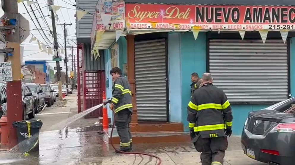 Mientras, la comunidad sigue conmocionada este jueves.
