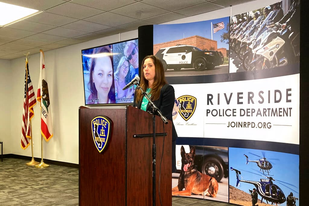 El jefe de la policía de Riverside confirmó que los investigadores recopilaron la mayor cantidad de evidencia en la casa de los Winek. "Era una escena bien perturbadora", dijo a 
<i>Univision34 Los Ángeles</i>, el detective J. Cabrera de la policía de Riverside. El investigador recalcó que no podía dar detalles de la escena o lo que encontraron. Sin embargo, aseguró que "tiene 25 años haciendo su trabajo, y puede asegurar que fue una escena perturbadora para mí y todos los involucrados en el caso".