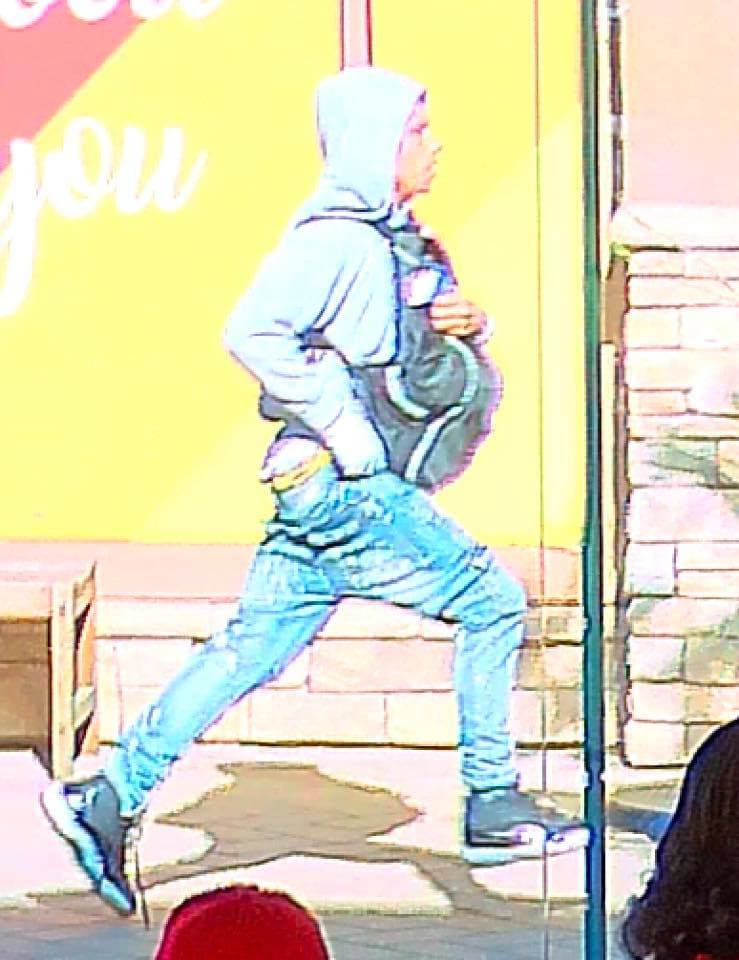La Policía de Modesto pide a cualquier persona con información sobre el caso llamar a Stanislaus Area Crime Stoppers al número 209-521-4636.