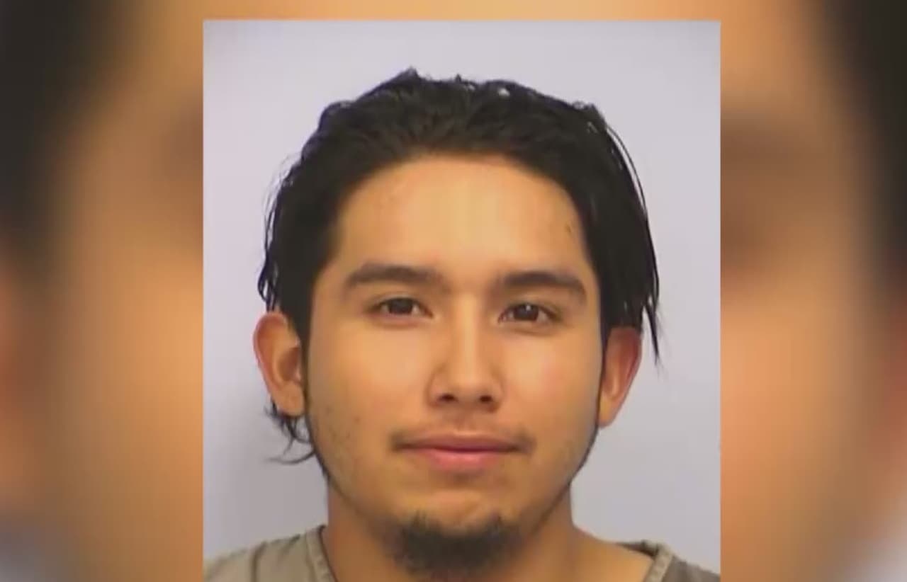 Christopher Jaramillo permanece en la cárcel del condado Travis con cargos graves de secuestro agravado, asalto sexual agravado y robo agravado.