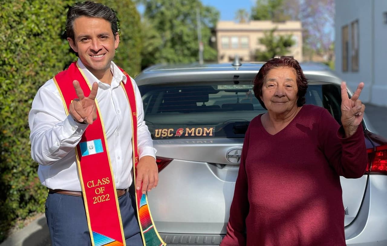 De prisionero a graduado de una prestigiosa universidad en Los Ángeles