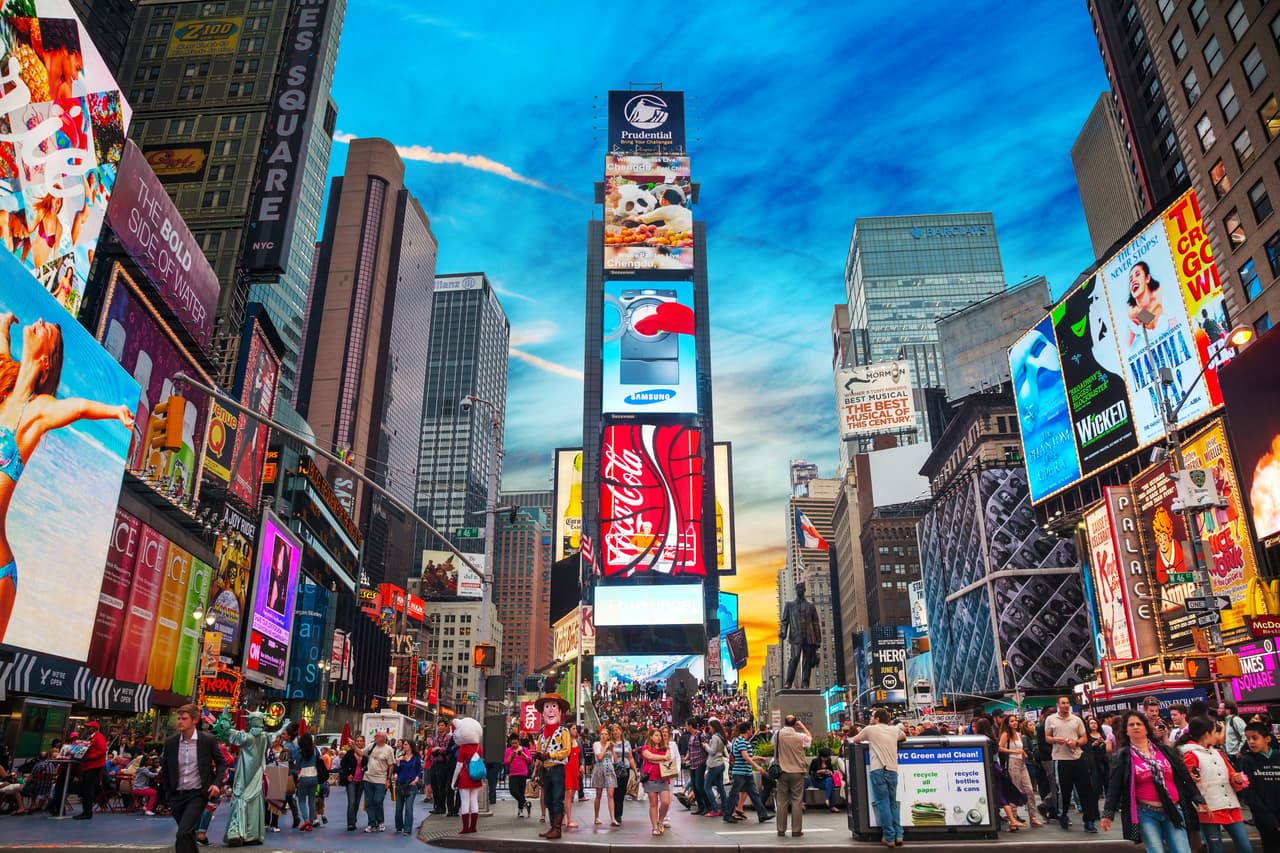 <b>Puesto 4. New York</b> 
<br>
<br>Puntos: 55.61.
<br>
<br>Entretenimiento y recreación: puesto 3.
<br>
<br>Vida nocturna: puesto 4.
<br>
<br>Los estados con menos variedad de instalaciones de arte, entretenimiento y recreación son Virginia Occidental, Alaska, Delaware, Mississippi, Nueva Jersey y California.
<br>