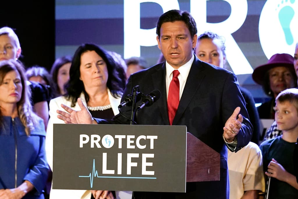 Florida se suma a los estados más restrictivos y prohíbe el aborto después de las seis semanas de embarazo