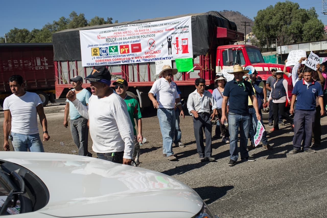 En las protestas también se hizo un llamado a la unidad de los mexicanos en torno a lo que la población ha catalogado como un “abuso”. 
<br>