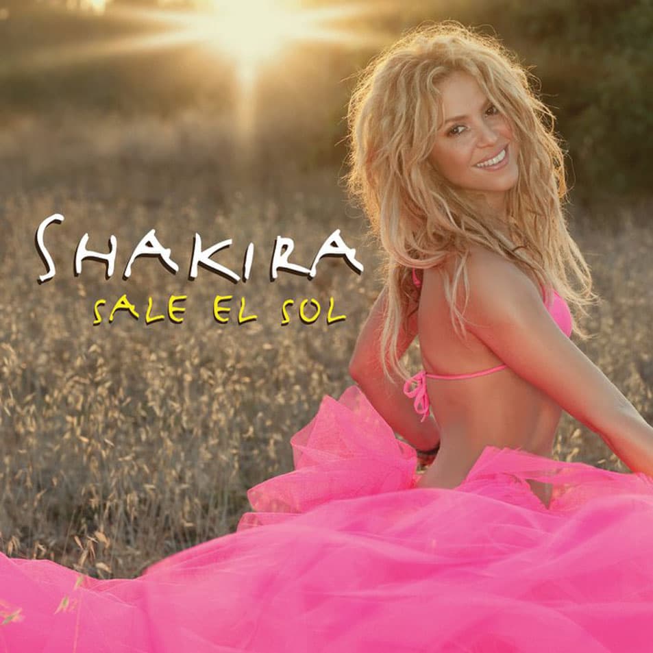 En el interior del álbum de Shakira 
<i>Sale el Sol (2010) </i>se aprecia a la cantante de perfil dando vuelo a un vestido colorado. Foto: Epic Records