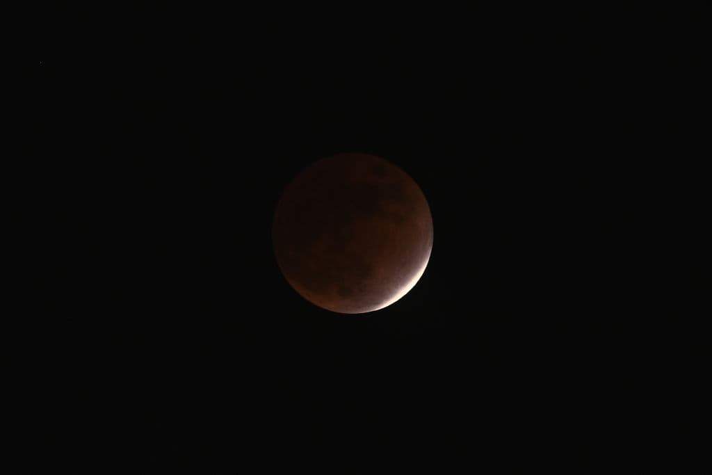 Para los espectadores estadounidenses el momento álgido del eclipse fue a partir de las 
<b>4:03 am ET, </b>cuando la luna quedó más cubierta.