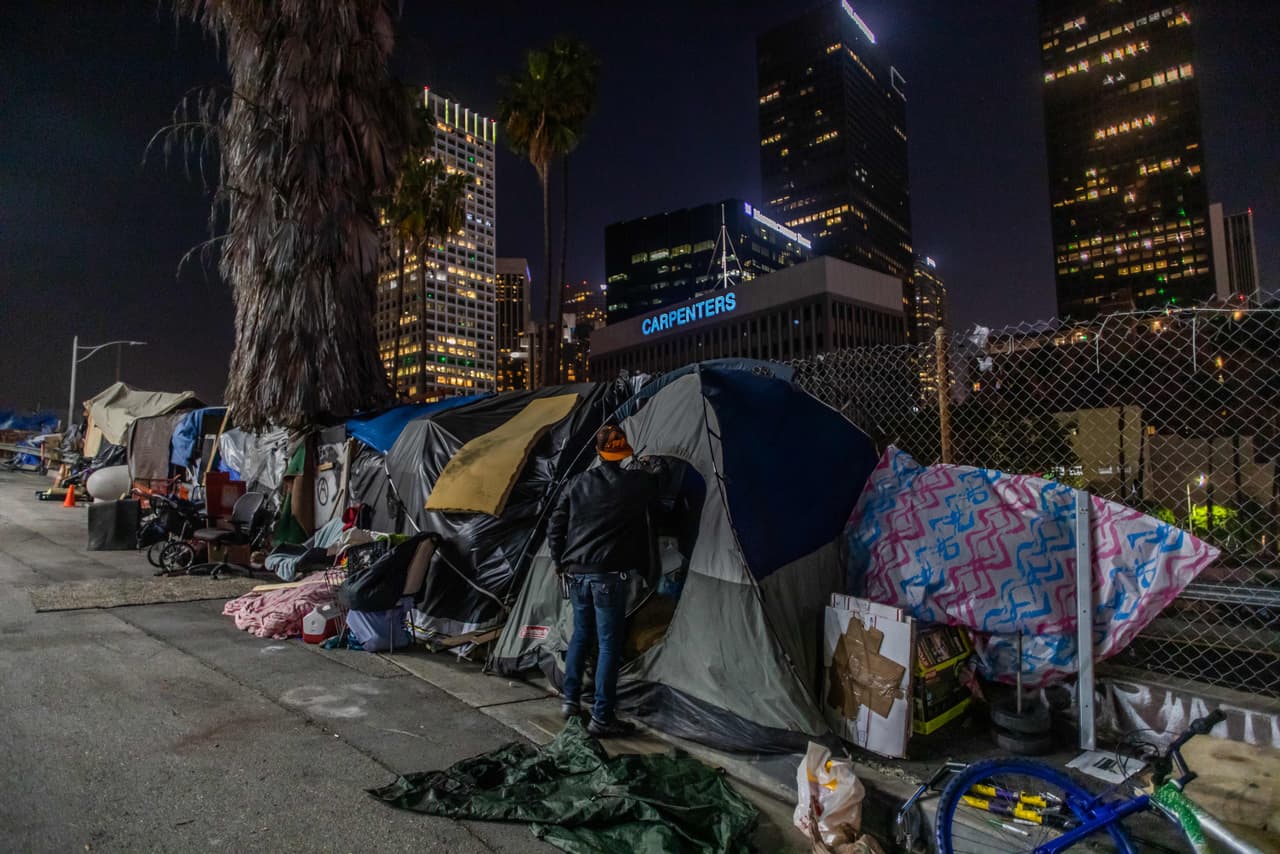 ¿Acabará Los Ángeles con la crisis de indigencia?: claves del plan mil millonario de Garcetti para la ciudad