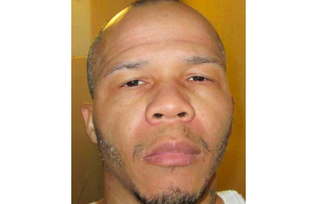 <h2 class="cms-H2-H2">Matthew Reeves</h2>
<br>
<b>Fecha de ejecución:</b> 27 enero 2022
<br>
<b>Lugar de ejecución: </b>Alabama
<br>
<br>Recibió una inyección letal luego de ser 
<a href="https://www.univision.com/noticias/criminalidad/ejecutan-preso-discapacidad-matthew-reeves-alabama" target="_blank">condenado por asesinar a Willie Johnson</a>, un hombre que le recogió en una autopista en Selma (Alabama) en 1996 y que murió de un disparo de escopeta en el cuello después de que le robaran 360 dólares.
<br>
