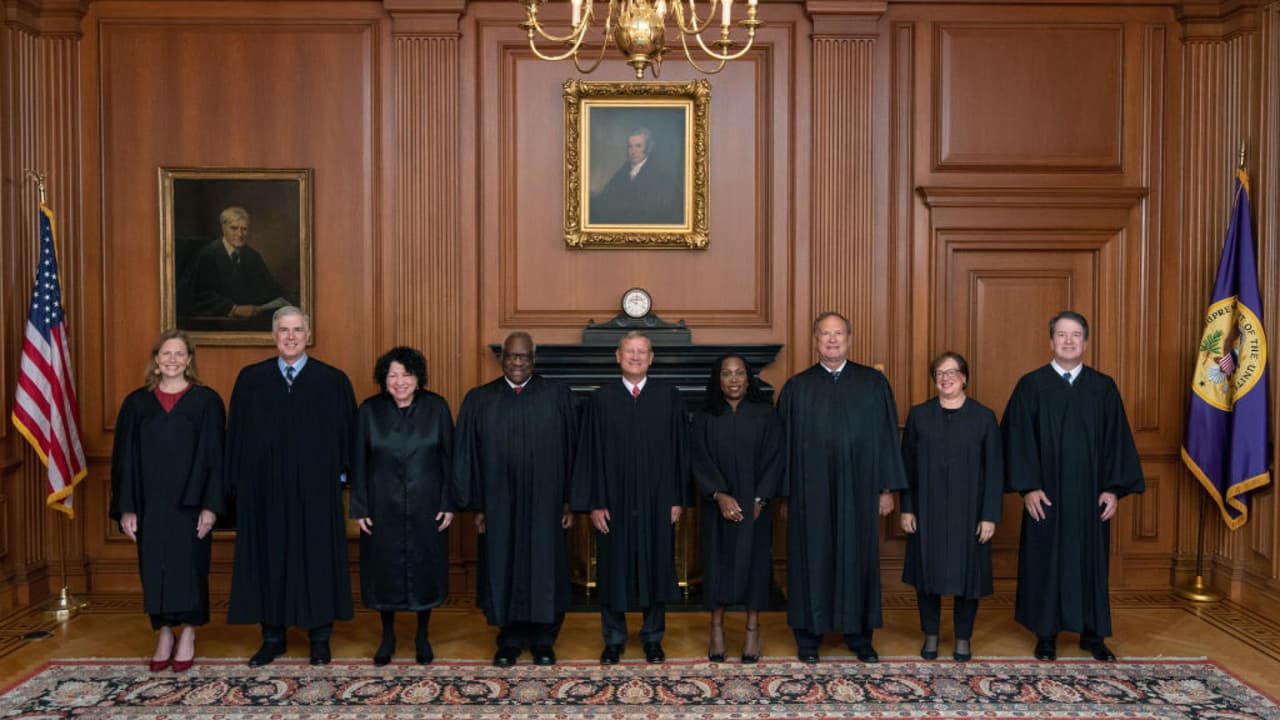 <b>En video:</b> Este periodo de sesiones en la Corte Suprema de Estados Unidos cuenta con la histórica participación de cuatro juezas en el máximo tribunal del país. Dentro de los temas que abordarán en este ciclo, se encuentran casos relacionados a las políticas migratorias, el derecho al votante y los derechos de la comunidad LGBTQ, entre otros.