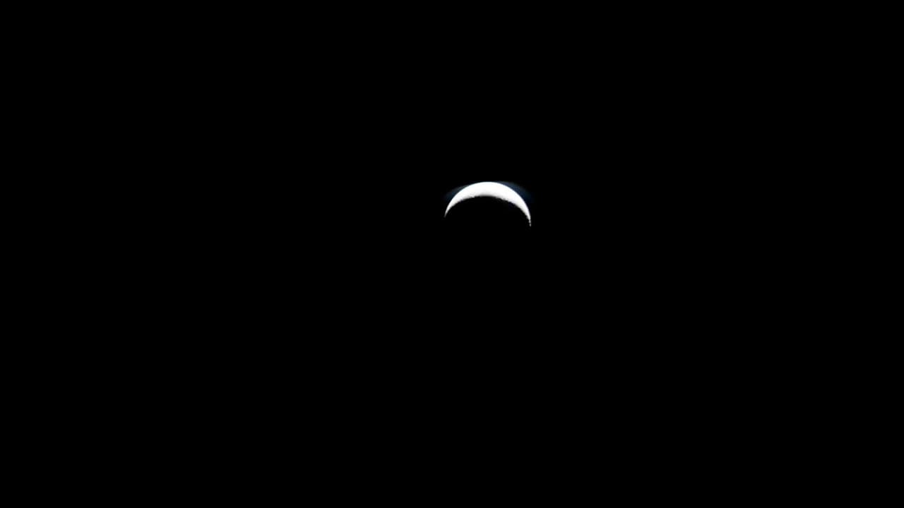 <b>Observación de la Luna: </b>Se fotografió la Luna para estudiar su luz reflejada y validar métodos de observación del clima terrestre mediante instrumentos en satélites.