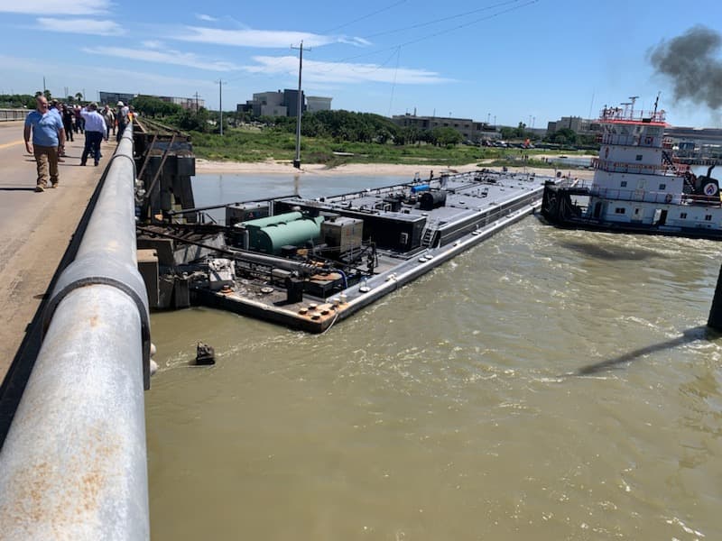 El Departamento de Transporte de Texas (TxDOT) 
<b>está evaluando el impacto estructural en el puente de Pelican Island.</b>