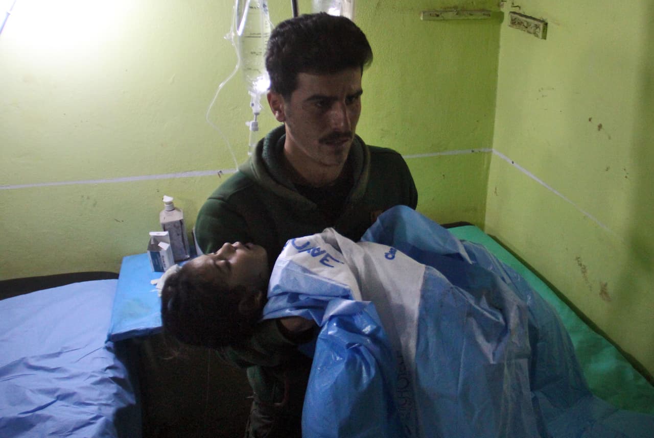 En el ataque se reportaron
<b> <a href="http://www.univision.com/noticias/politica/el-ataque-contra-siria-pone-a-eeuu-a-una-pulgada-de-la-confrontacion-militar-con-rusia-asegura-medvedev">más de 80 personas muertas</a>.</b> Aunque las noticias dijeron que fue uno de los ataques más grande y letal en años, es muy amplio el historial de uso de armas de este tipo en Siria. Solo en 2013 se registraron más de 6 ataques.