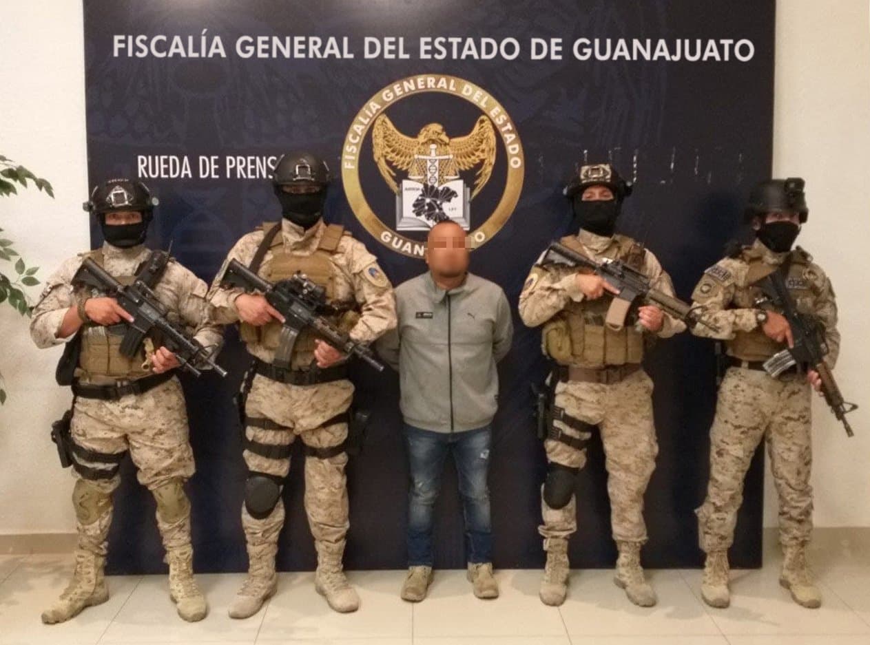<h2 class="cms-H2-H2">'El Marro'</h2>
<br>
<br>
<a href="https://www.univision.com/noticias/narcotrafico/quien-es-el-marro-presunto-lider-del-cartel-santa-rosa-de-lima-arrestado-en-guanajuato">José Antonio Yépez, 'El Marro',</a> exjefe del Cartel de Santa Rosa de Lima, fue detenido en un operativo militar en 2020. Fue trasladado al penal del Antiplano desde la prisión de Puentecillas, Guanajuato. Se le acusa de crimen organizado, homicidio calificado e incluso secuestro, ya que al momento de su captura encontraron a una mujer secuestrada en el mismo domicilio.