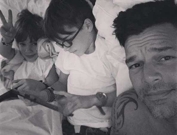 Hoy en día 
<b><a href="http://www.univision.com/temas/ricky-martin">Ricky Martin</a></b> es papá de unos gemelos que están a punto de cumplir 9 años de edad, y no descarta en un futuro próximo tener una hija, pues el cantante ha resultado ser un excelente padre de familia.
