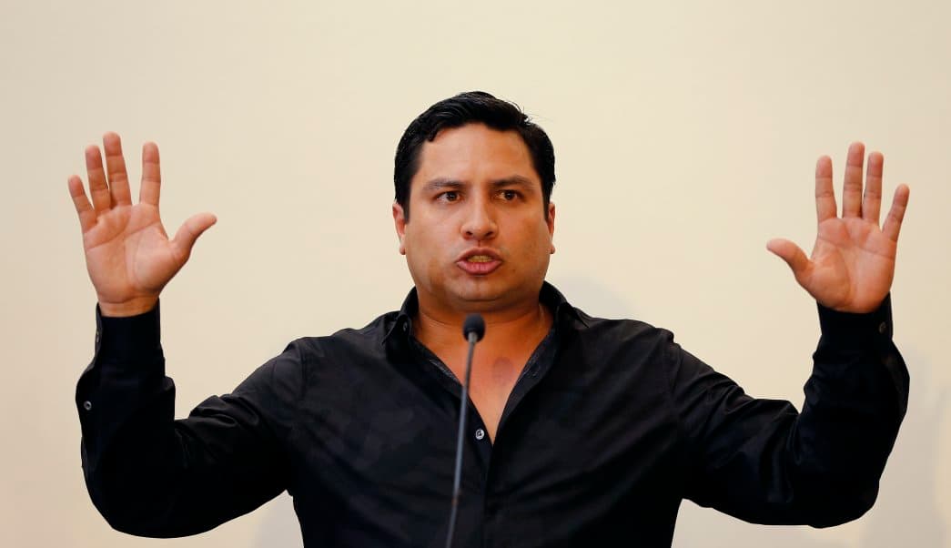 2018 también será un año clave en la vida de Julión Álvarez, pues el cantante solo tiene en mente que se aclare su situación legal con el Departamento del Tesoro de Estados Unidos para demostrar que no tiene nada qué ver con el tema del lavado de dinero y del narcotráfico en los que se le ha involucrado desde agosto de 2017.