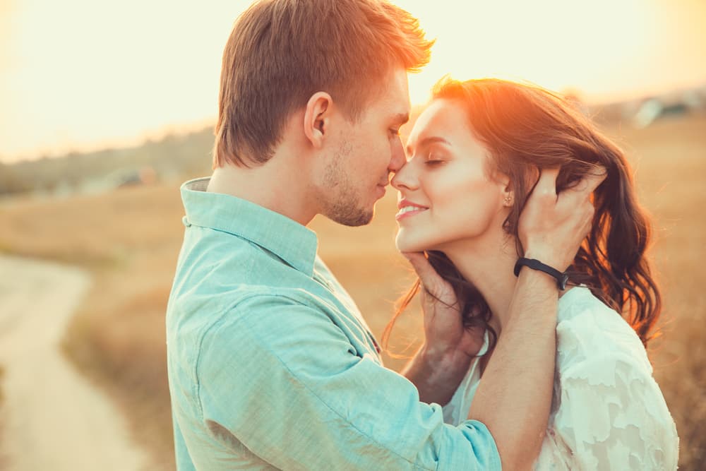 Según la forma de expresar la sexualidad y el amor los amantes suelen considerarse yang o yin. Esto no significa que sean ciento por ciento uno u otro sino que en su temperamento impera un poco más uno de los dos.