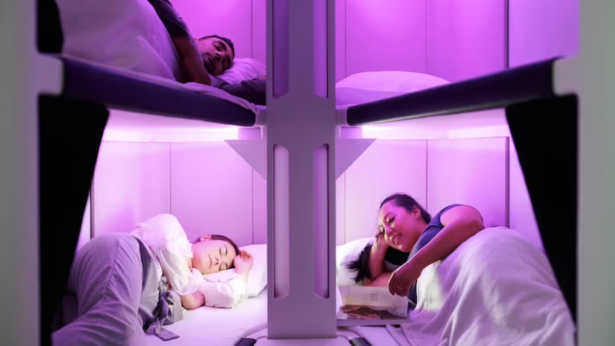 Aerolínea ofrece literas para pasajeros de clase económica