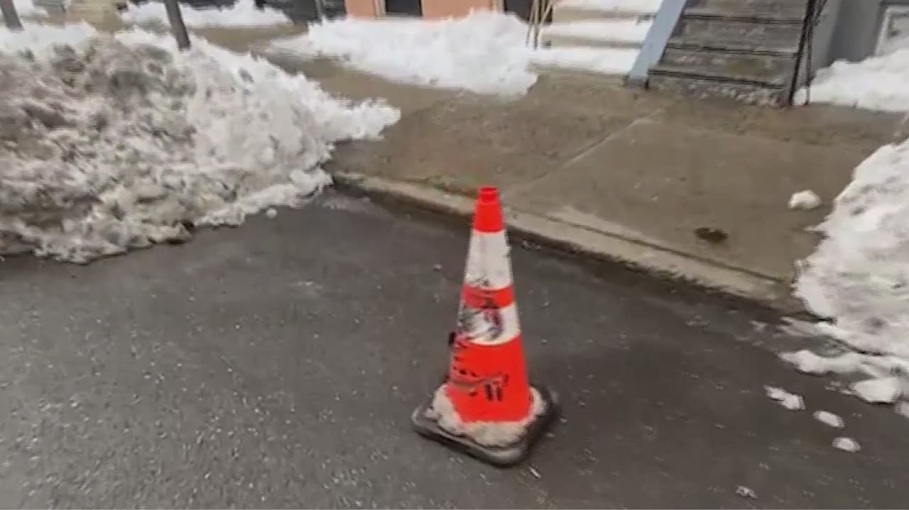 Los 'Cone Rangers' están listos para eliminar los conos de los lugares de estacionamiento en las calles de Filadelfia