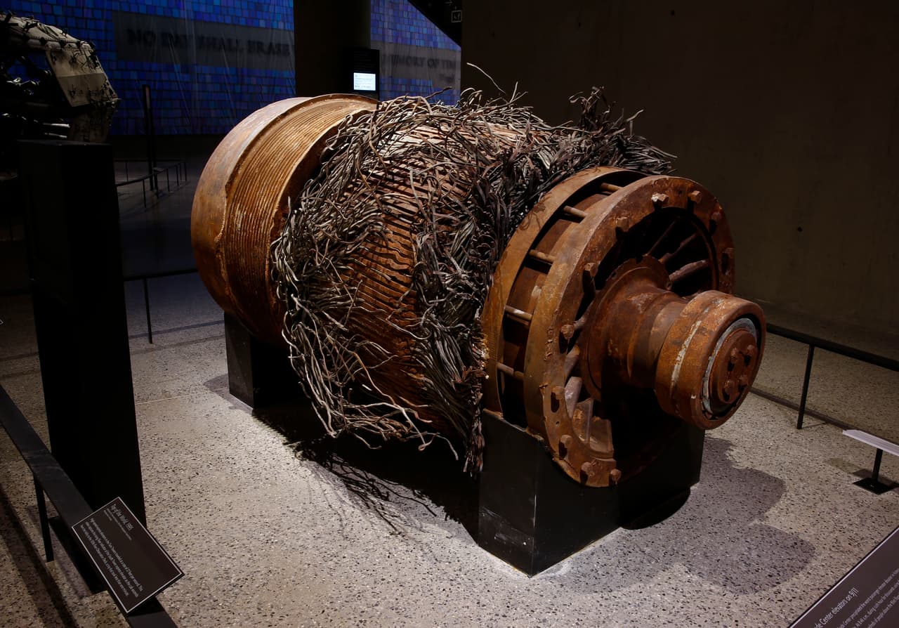 El motor de uno de los elevadores del complejo. “El museo se esfuerza por fomentar una comprensión más profunda del impacto del 11 de septiembre y el terrorismo en Estados Unidos, y en el mundo en general”, agrega el portal de la institución.