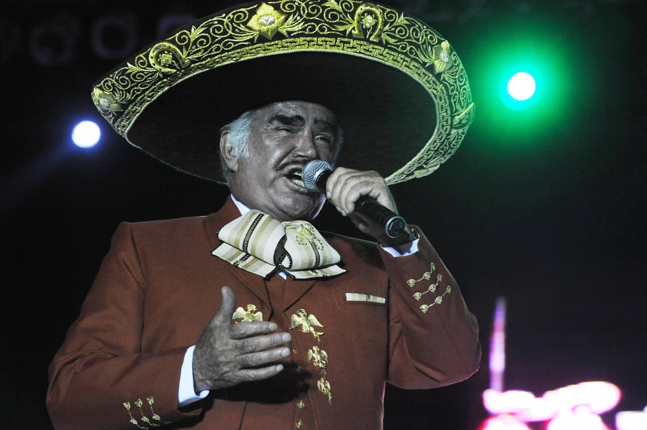 La disciplina, la pasión por la música y el amor por su público hacían de sus conciertos en Los Ángeles, una ronda musical sin final. Vicente Fernández acostumbraba a su público a 
<b><a href="https://www.univision.com/famosos/vicente-fernandez-muere-aplausos-estrella-no-se-apagara">cantarles mientras le aplaudieran</a></b>.