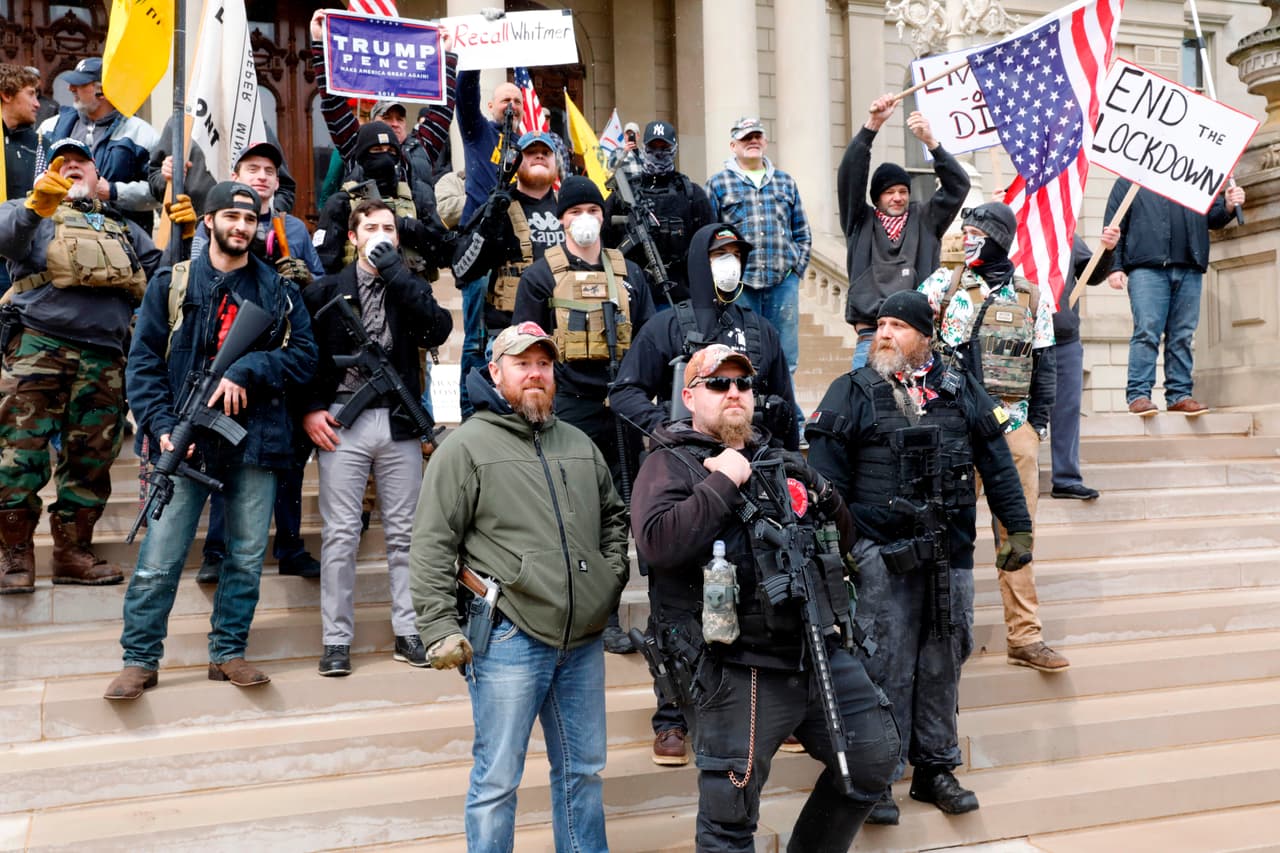 La manifestación que denominaron "Operación Atasco" fue organizada por la Coalición Conservadora de Michigan y convocada a través de las redes sociales. Michigan es el cuarto estado con más casos confirmados de covid-19, con cifras que rondan los 28,000 contagios y 2,000 decesos.